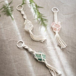Collage bilde - Macrame nøkkelringer