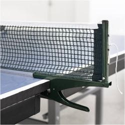 Clip-on net for a table tennis table