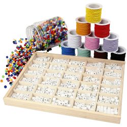 Gruppe DIY Kit Bokstavperler på armbånd