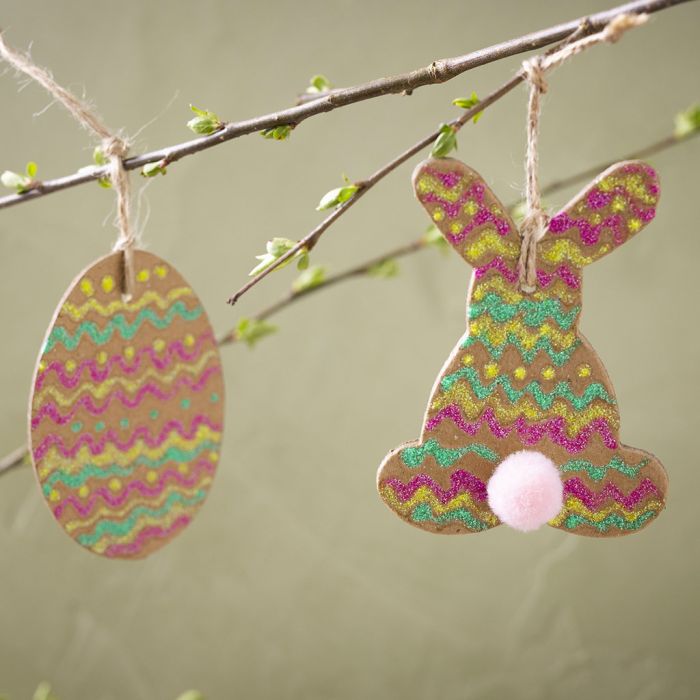 Påskeegg og påskehare med glitterlim og dusk
