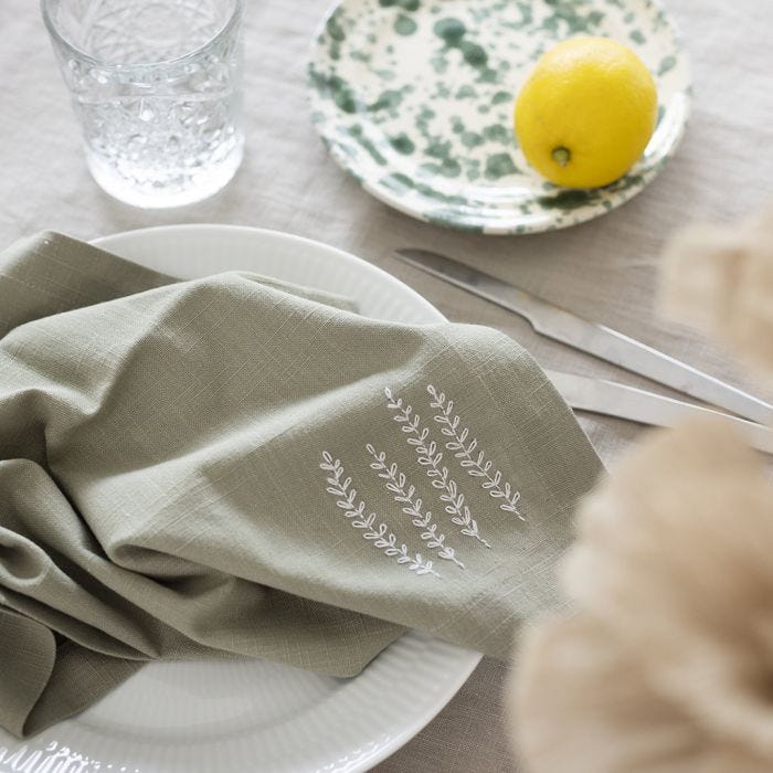 Stoffserviett med broderi