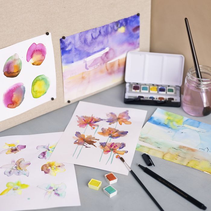 Blomster og landskap i akvarell