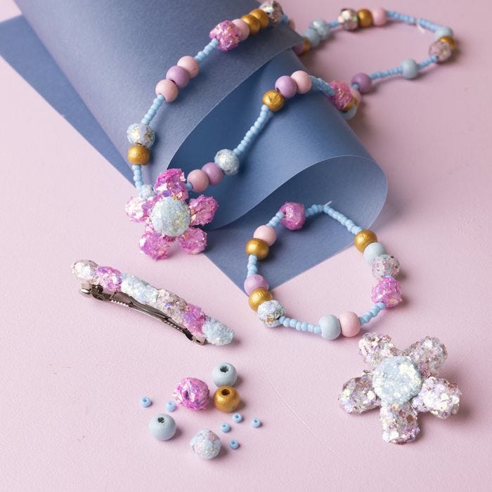 Barnesmykker med perler og glitter clay