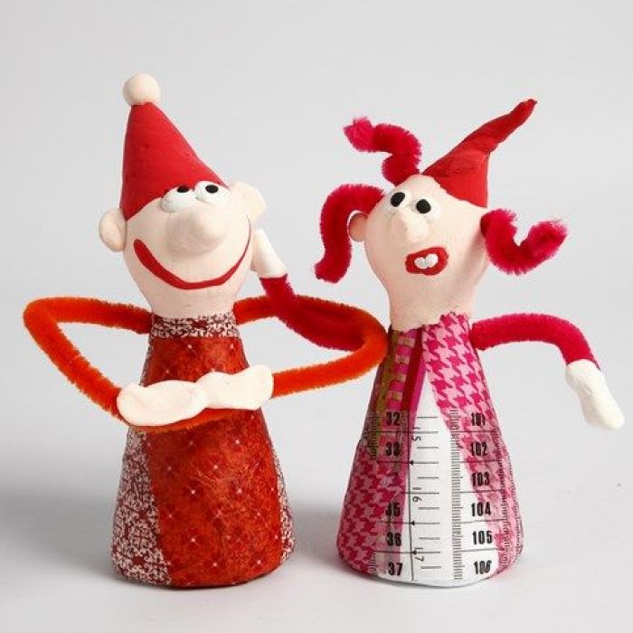 Nisser av isoporkjegler med decoupage og Silk Clay