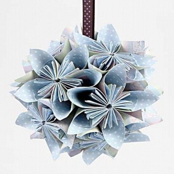 Blomsterkule brettet av papir