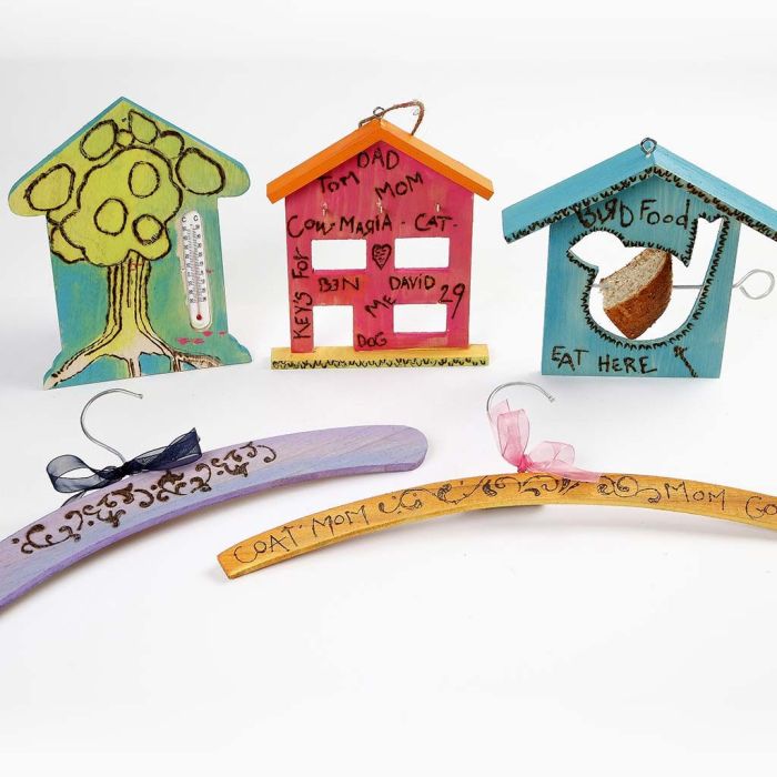 Tre dekorert med sviapparat og Plus Color