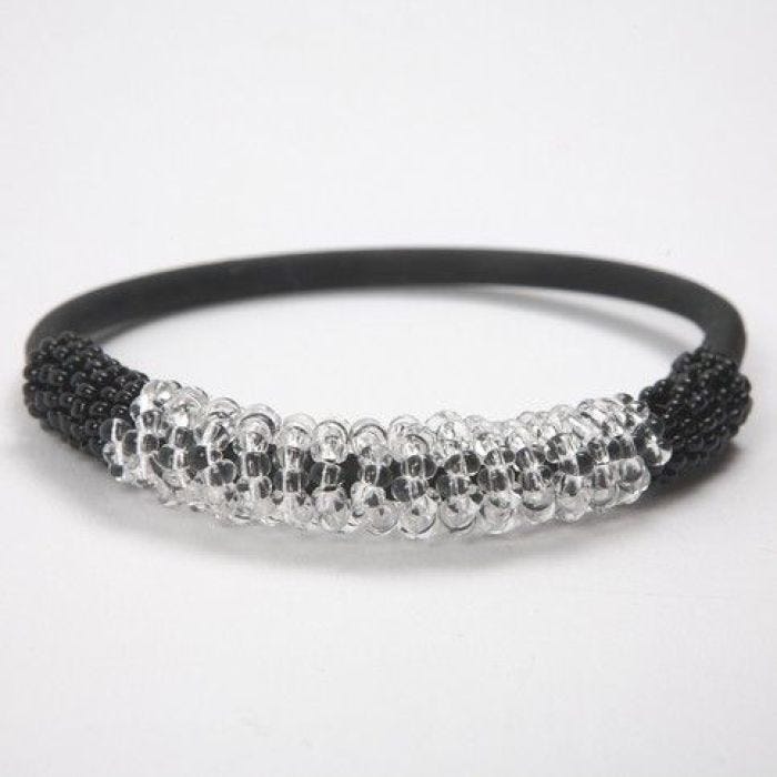 Armbånd av silikon med rocaiperler