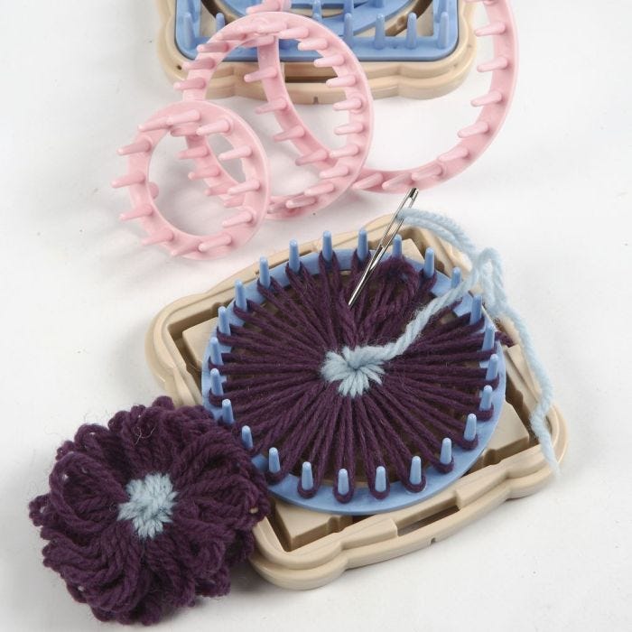 Blomst av garn, laget på Flower Loom