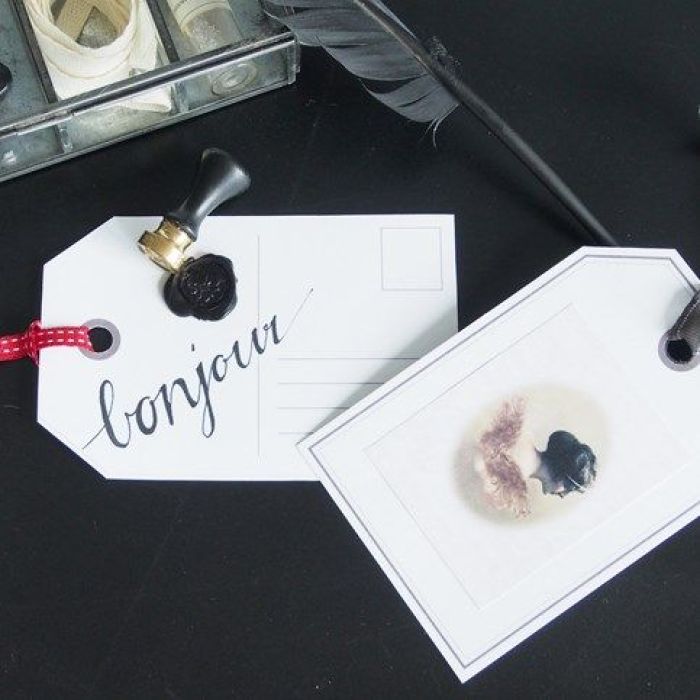 Stor gavelapp med lakksegl, stickers og bånd