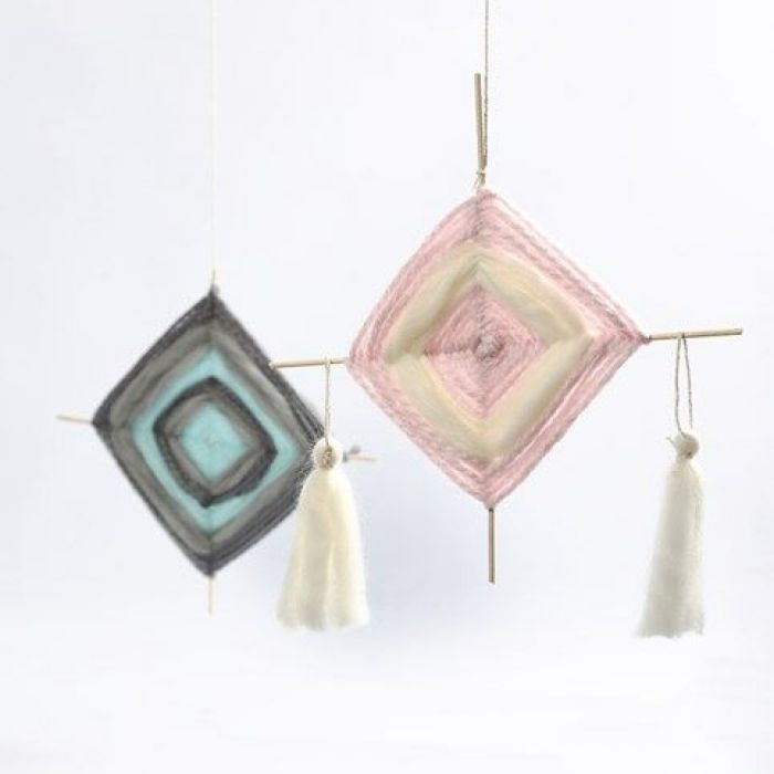 Uro av blomsterpinne med veving og dusk