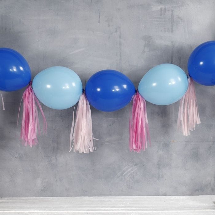 Ballong ranke av kjedeballonger og dusk