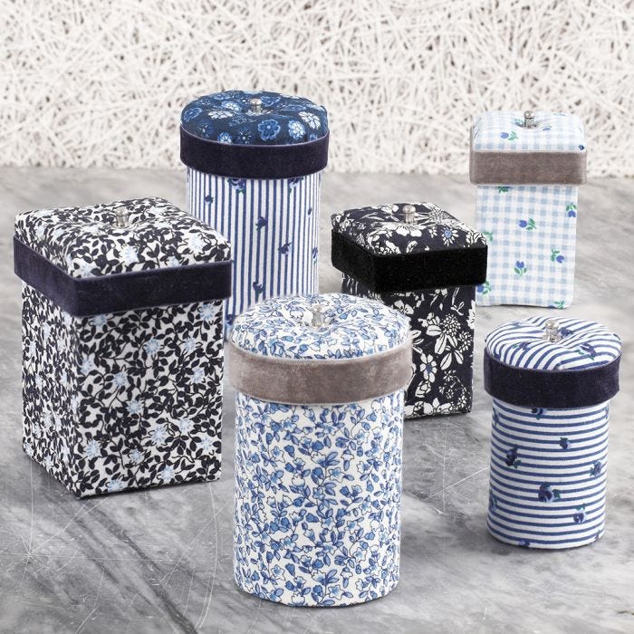 Pappesker dekorert med tekstil decoupage