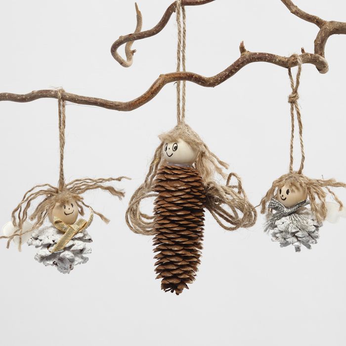 Engel laget av kongle