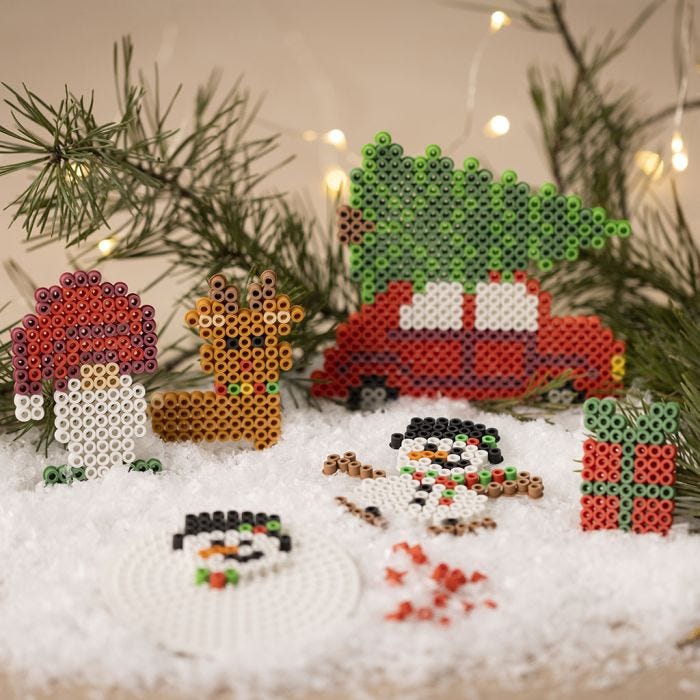 Julemotiver av nabbi-perler