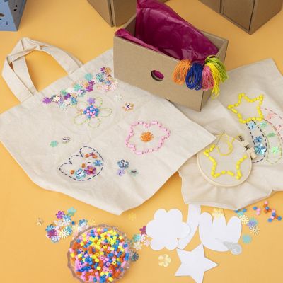 Muleposer dekorert med broderier og perler