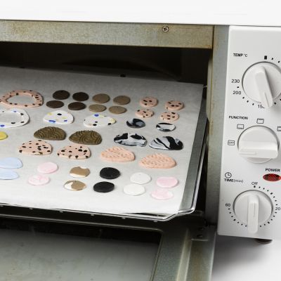 Slik baker du charms