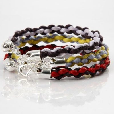 Armbånd knyttet med den japanske teknikken