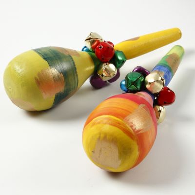 Malte maracas av tre