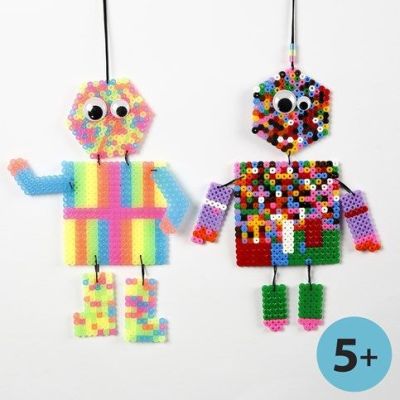 Figurer av r&oslash;rperler laget p&aring; stiftplate