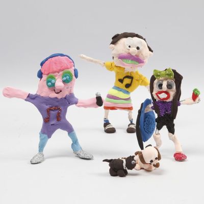 Fantasifulle figurer av bonzaitr&aring;d, stanniol og Silk Clay