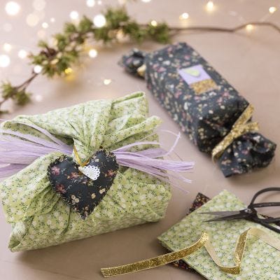 Gaveinnpakning med patchworkstoff