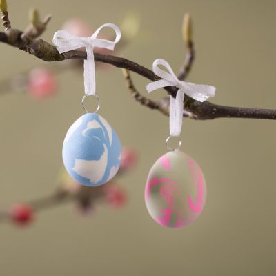 Marmorerte påskeegg i Silk Clay®