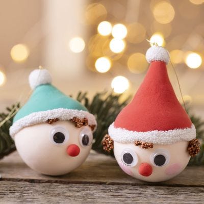 Julekuler formet som alver av Silk Clay® og Foam Clay®