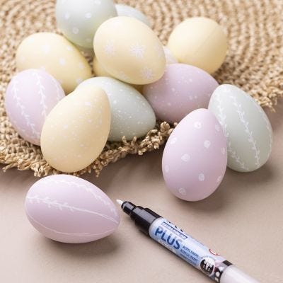 Egg dekorert med tusj