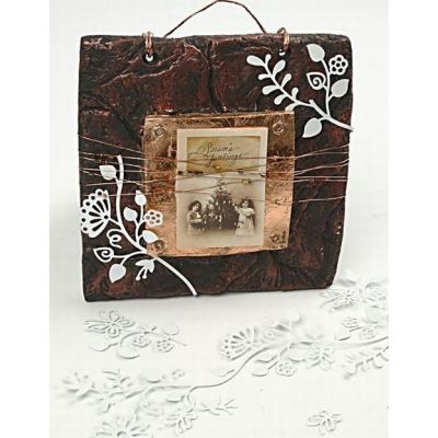 Småpynt av metall og metallbånd