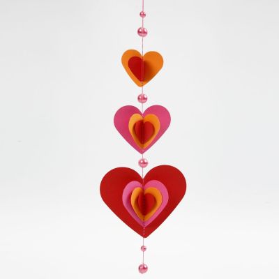 Uro med utstansede og sammensydde hjerter