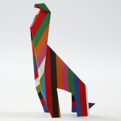 Papirbrettet sjiraff av origamipapir