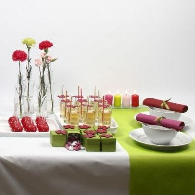Sommerlig bordpynt - pyntede esker og forlorne popcakes