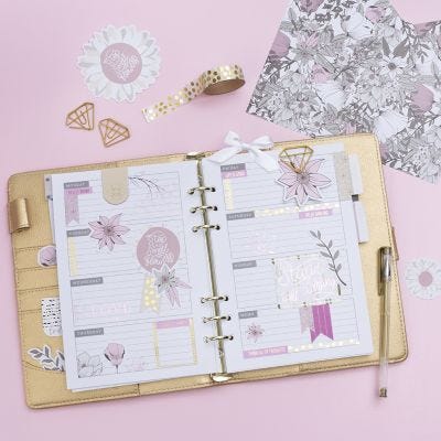 Dekorert 5-ukers plan til Bullet journal og kalender