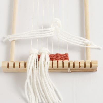 Slik vever du med ryaknuter (rya knots)