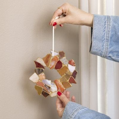 Glasskrans laget med kintsugi-teknikk