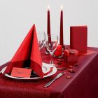 Inspirasjon til fest med rød borddekking, bordpynt m.m.