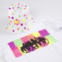 T-shirt dekorert med Neon tekstilmaling