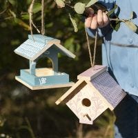 Hjemmelaget fuglehus malt med hobbymaling og dekorert med Plus Color tusj