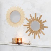 Speil pyntet som sol med trefinér 